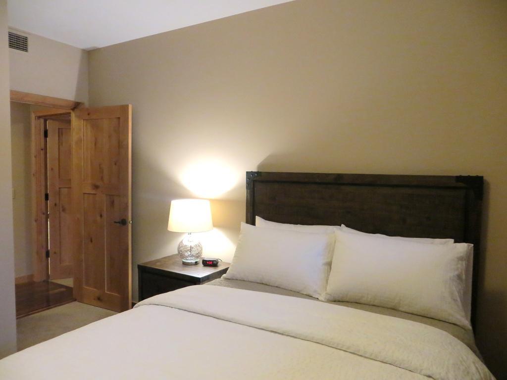 Ferienwohnung Luxury Canmore Vacations Zimmer foto