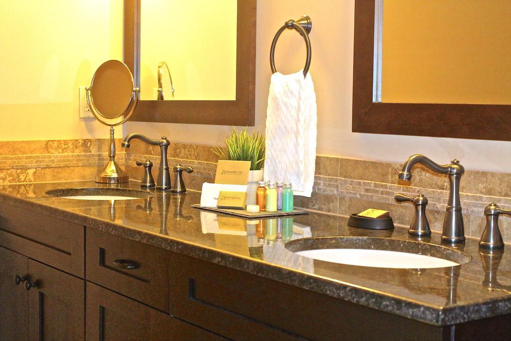 Luxury Canmore Vacations Exterior foto